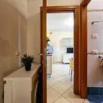 Poolside Garden Retreat Apartmán