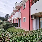 Poolside Garden Retreat Apartament Bibione