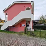 Poolside Garden Retreat Apartament *