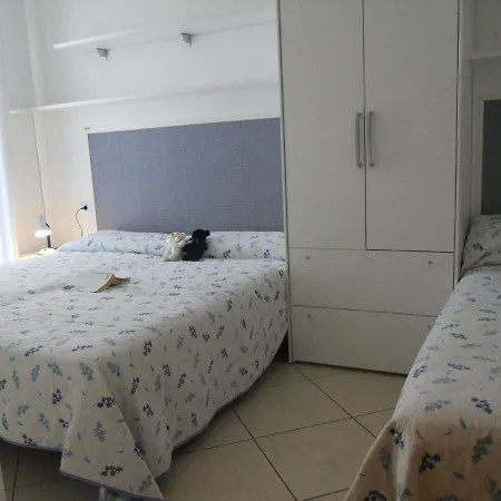 Apartman Poolside Garden Retreat - Beahost *