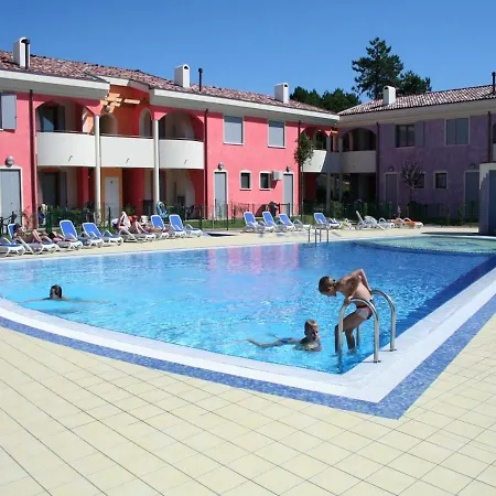 Poolside Garden Retreat - Beahost Appartamento *
