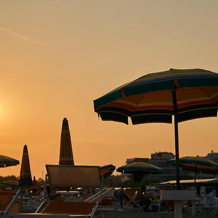 Poolside Garden Retreat - Beahost Appartamento Bibione