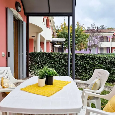 Poolside Garden Retreat * Bibione