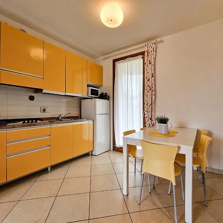 Apartament Poolside Garden Retreat *