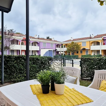 Poolside Garden Retreat Bibione