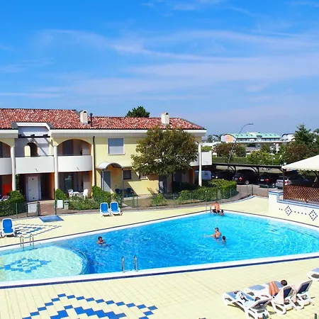 Poolside Garden Retreat Appartement Bibione