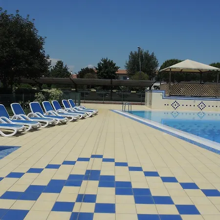 Poolside Garden Retreat Appartement *